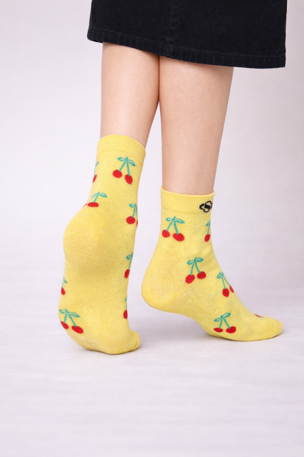 Pastel Yellow Cherry Ankle Socks – Playful Red Detail