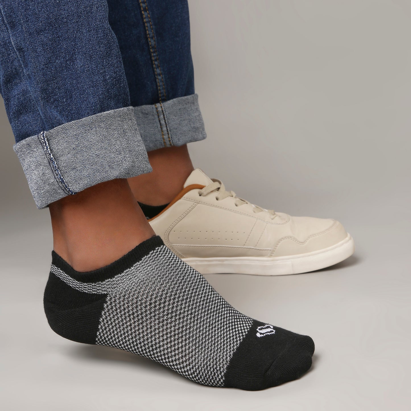 Checker Ankle Runner Socks (Black/White)