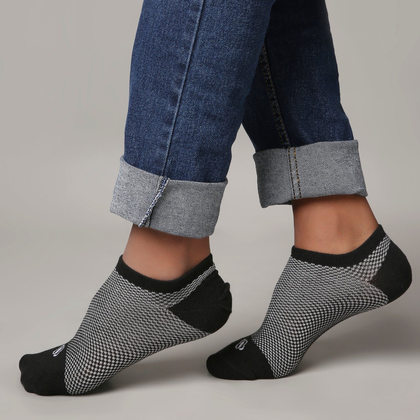 Checker Ankle Runner Socks (Black/White)
