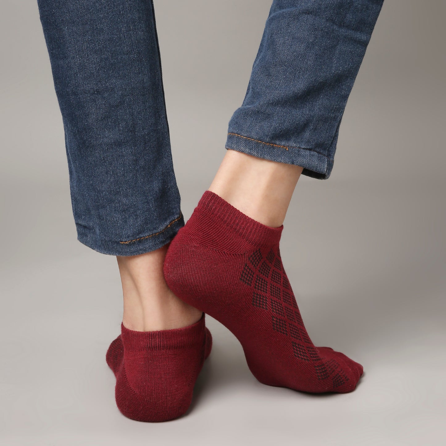 Ruby Diamond Low-Show Socks (Maroon)